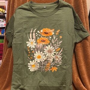 Women’s Small Green T-Shirt with Floral Print New